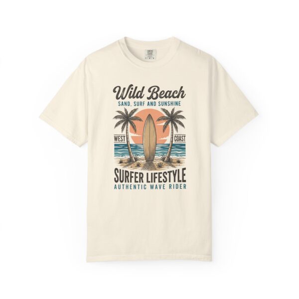 Wild Beach Surfer Lifestyle T-Shirt — Vintage Surfboard & Palm Beach Tee