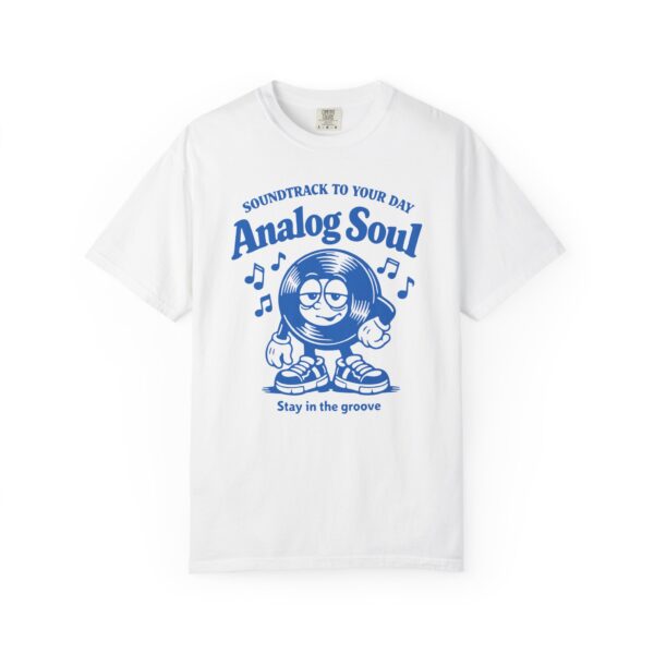 Analog Soul Tee — Retro Music Graphic Shirt ("Stay in the groove")