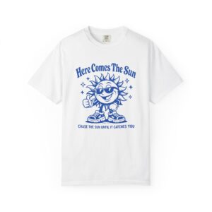 Tee — "Here Comes The Sun" Retro Smiling Sun Graphic Tee (Chase the Sun)