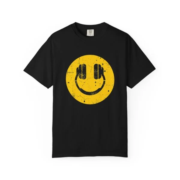 Smiley Face Tee — Distressed Yellow Smiley Graphic T‑Shirt
